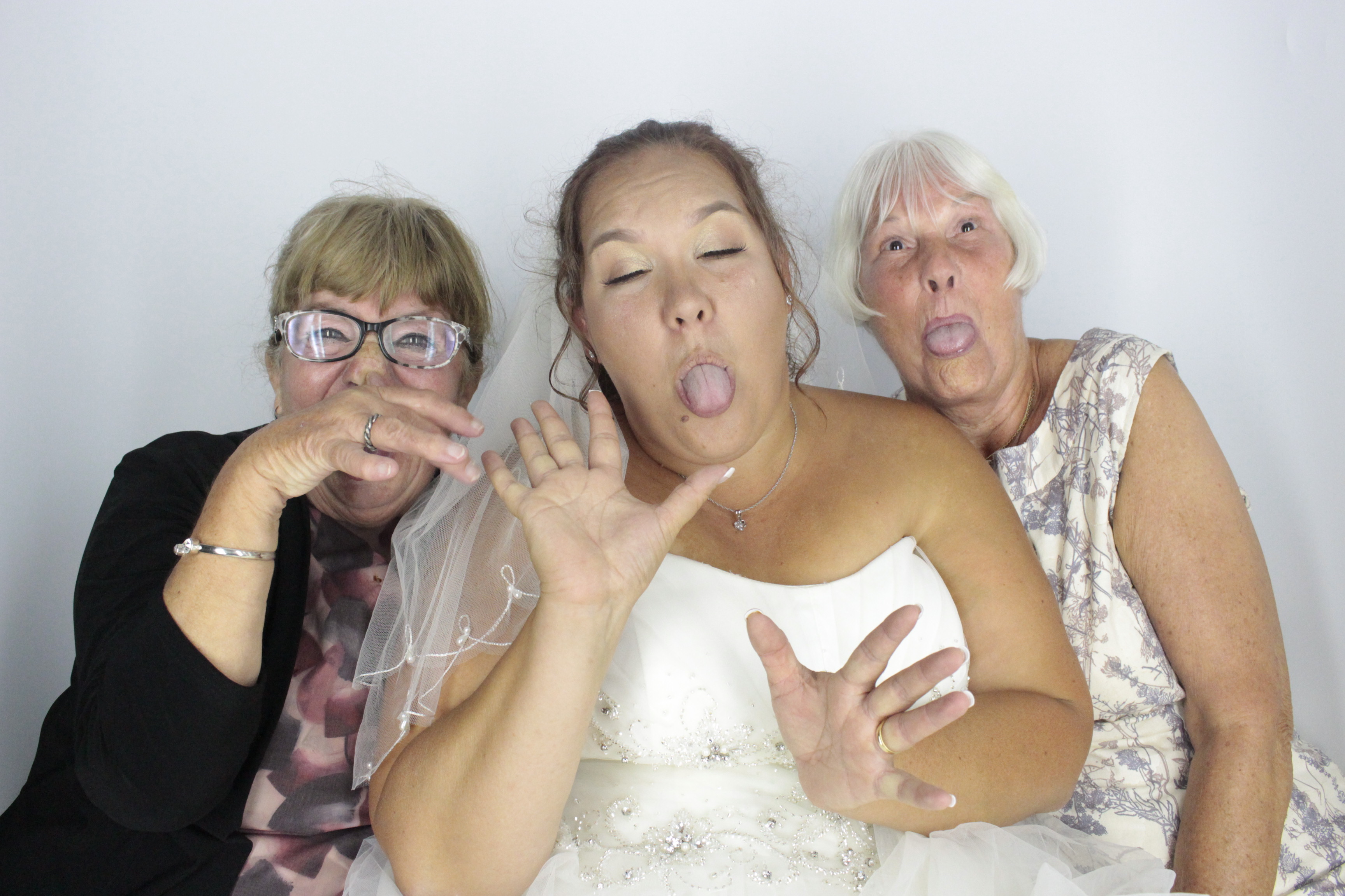 Heather & Daniel's Wedding | View more photos from the event at gallery.myphotoboothexperience.co.uk/u/MyPhotoBoothExperienceLtd/Heather-Daniels-Wedding